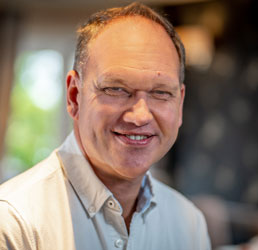 Simon Frost